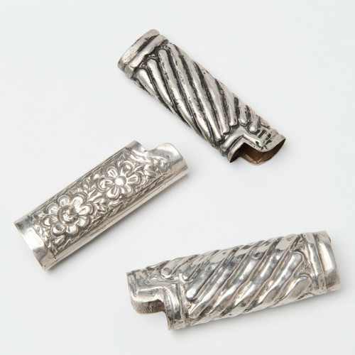 Custodie argento repoussé - in,