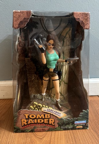 Figurina playmates tomb raider - playmates,