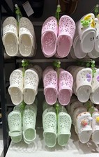 Zoccoli leggeri 2025 NUOVI Crocs adulti donna piccoli fiori classici Cayman UK