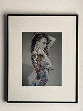 Foto certificata e numerata. Venduto con telaio