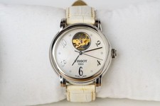 Orologio Tissot Lady Heart Automatico con quadrante madreperla e Swarovski