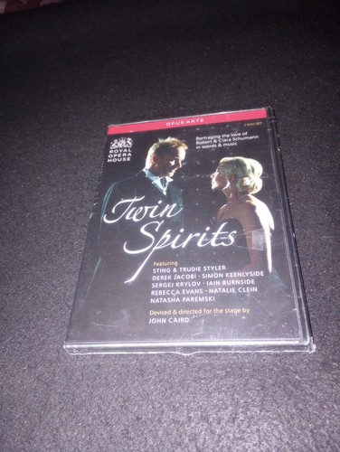 Twin spirits sting performs - twin,