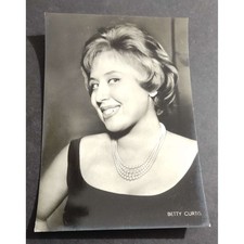Cartolina Betty Curtis