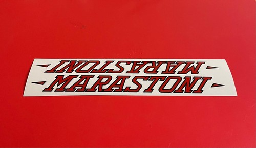 Marastoni scritte rosse e - ,