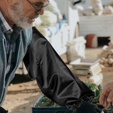 1 paio di protezioni per a corda appesa al collo .