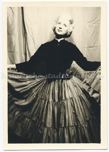 Giovane donna abito sera - giovane,