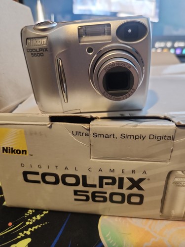Nikon coolpix 5600 - nikon,