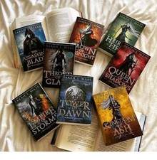 Throne Of Glass Series |