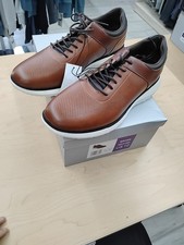 Nuove scarpe eleganti casual