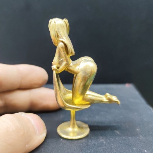 Statua modello beauty girl