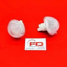 COPPIA SOTTO FARI FANALINI PER