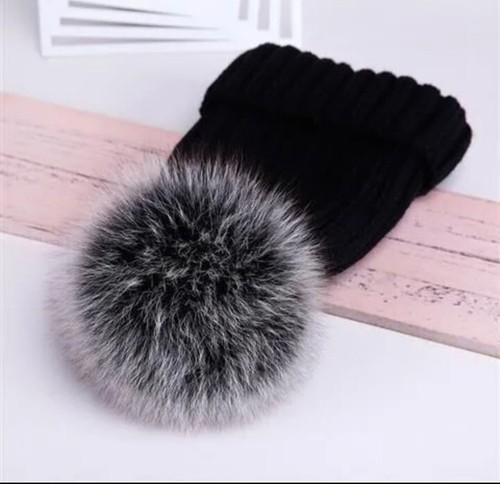 Cappello lana nero con pom - di,
