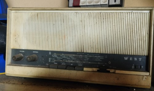 Vecchia radio marca west - radio,