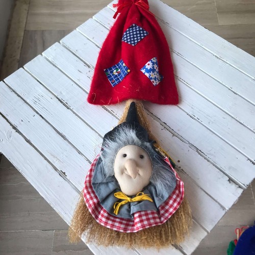 Befana con scopa saggina e - befana,