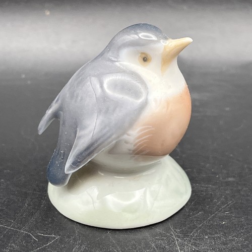 Piccola statuina pettirosso