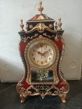 orologio  parigina moderna in