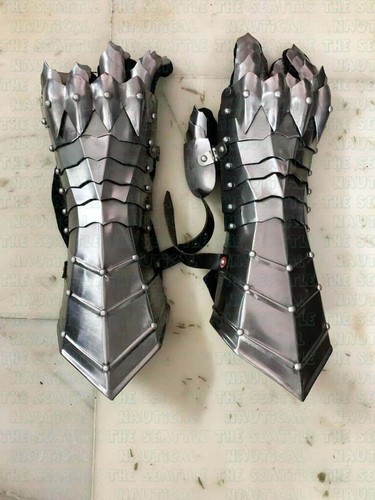 Wearable gloves medieval - wearable,