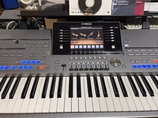TECLADO YAMAHA TYROS 5