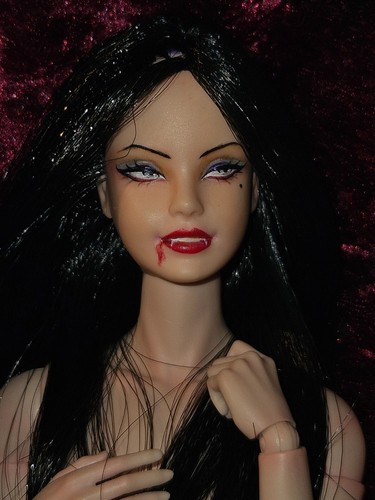 Barbie solo testa - , vampiro