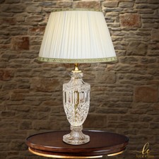 Lampada da comodino classica