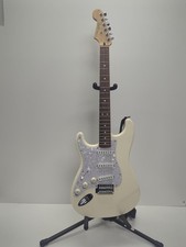 FENDER 2011 LEFT-HANDED