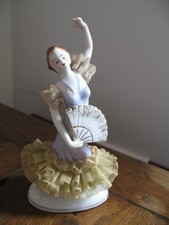 statuette en porcelaine