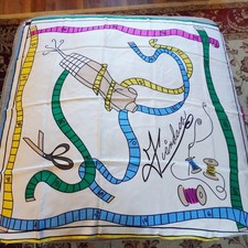 Sciarpa seta Fiandaca grande tema cucito manichino forbici filo bobine stampa