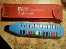 STRUMENTO MUSICALE GIOCATTOLO