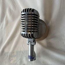 Elvis microfono scheletrico