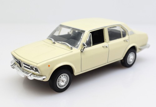 Modellino auto scala alfa - scala, 1:43