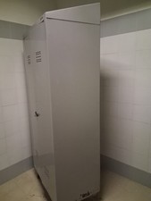   Armadio spogliatoio tetto inclinato a 2 ante-2pz ,a 1 anta-1pz