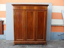 ARMADIO A TRE PORTE IN NOCE PIEMONTESE EPOCA 800