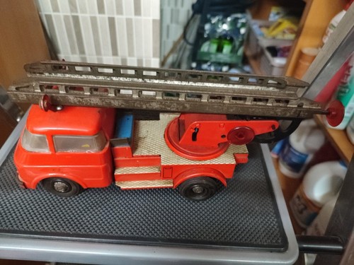 Camion pompieri latta - camion,