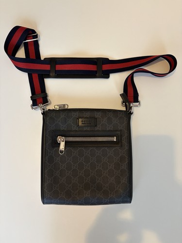 Gucci black small messenger - gucci,