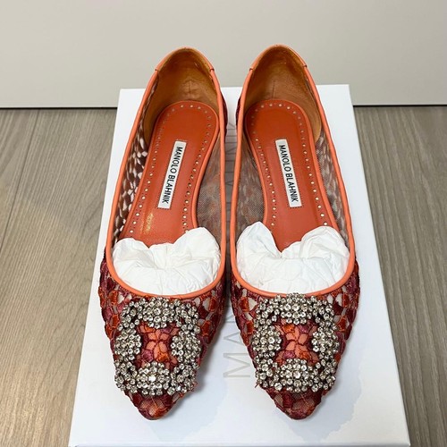Manolo blahnik hangisi - manolo,