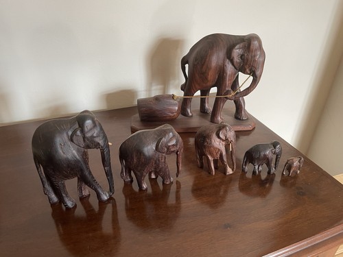 Oggetti legno raffiguranti - in,