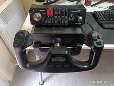Saitek Pro Flight Yoke System + Logitech G Switch Panel – perfetti per MSFS/X-Pl