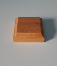 Piedistallo in legno per