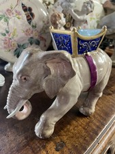 Éléphant avec Nacelle en