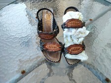 SANDALI CON TACCO DI COLORE