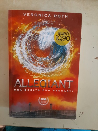Veronica roth allegiant - -,