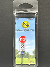HO-2000-300-01 / 1:87 Scale Model Private Railroad Crossing + Stop + Blue ID