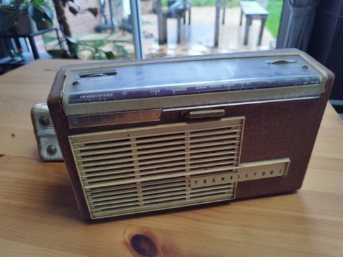 Ancien transistor radiola - radiola, avec