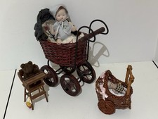 Antico repro bisque baby-2 passeggini vimini miniatura casa delle bambole seggiolone legno