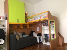 Cameretta per bambini Moretti Compact con due letti e armadio 5 ante. 