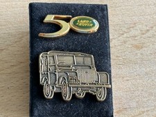 a 2 PINS PIN CAR 4X4 LAND