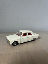 Dinky Toys Peugeot 304 Voiture