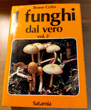 Libro Illustrativo Sui Funghi