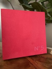 CHANEL N°5 Red Velvet Box