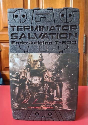 Hottoys terminator salvation - terminator,